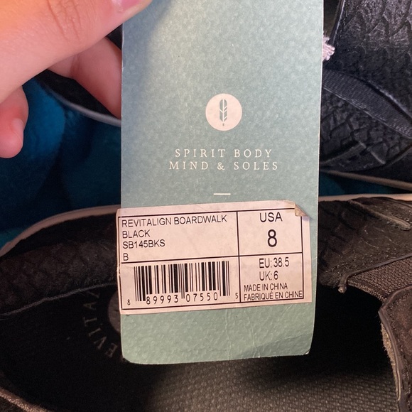 Revitalign boardwalk shoes - Picture 4 of 5